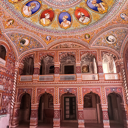 Colorful royal hall – vibrant Rajasthan tour